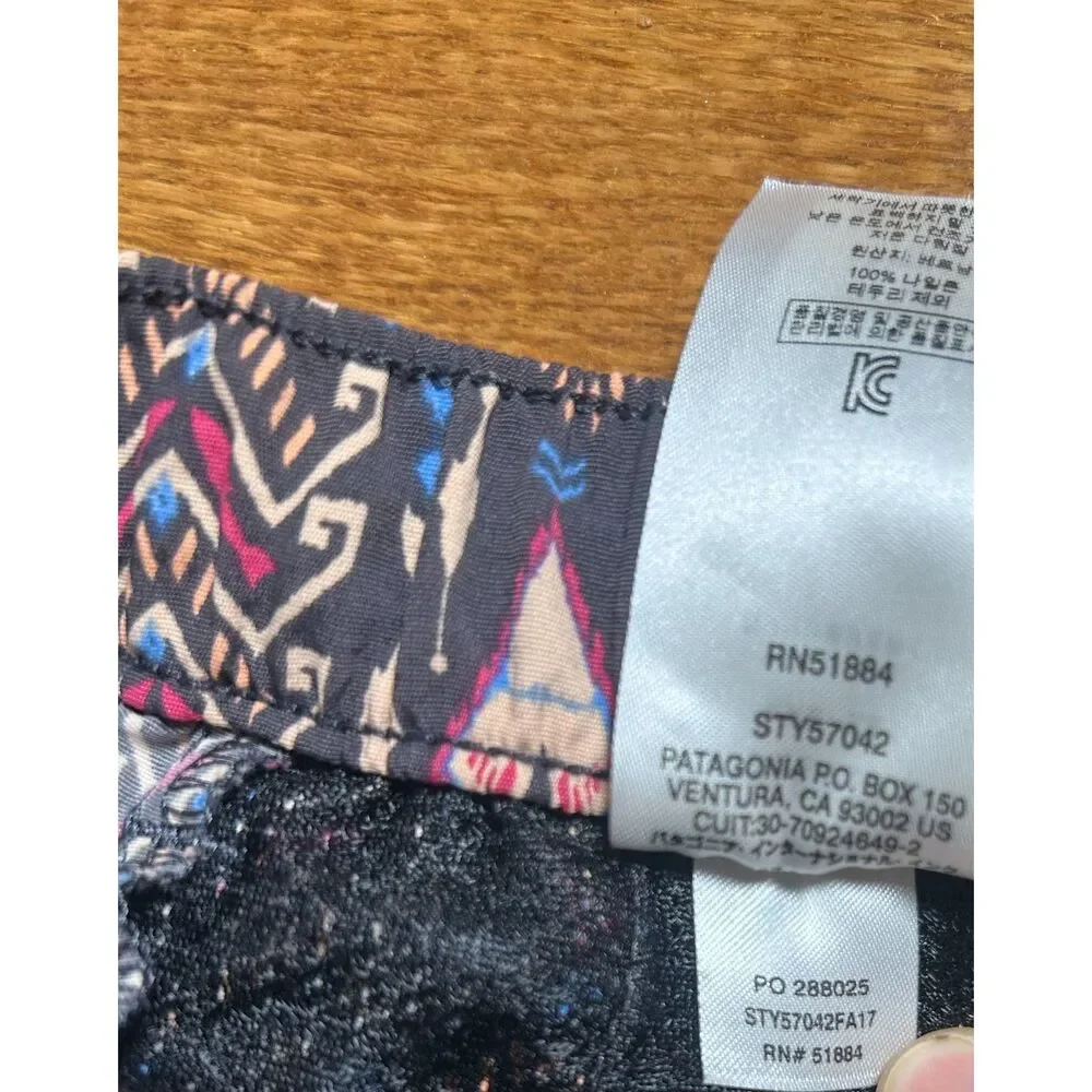 Patagonia Womens Barely Baggies Shorts Large Aztec Geometric 2.5” Unlined - Picture 2 of 7